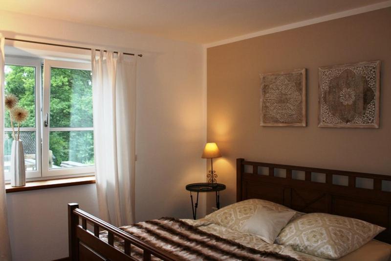 Ferienwohnung Am Herrnberg プリーン・アム・キームゼー エクステリア 写真
